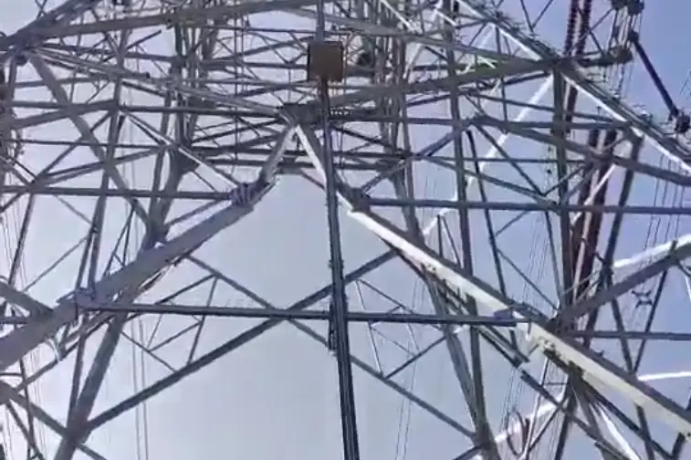 The 3S tower climber machine provides a solution for improving the efficiency of tower maintenance personnel in Fujian's power grid in China.